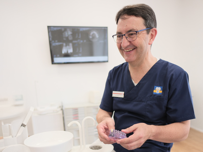 Implantologie – Erfahrung aus über 11000 erfolgreichen Implantationen!